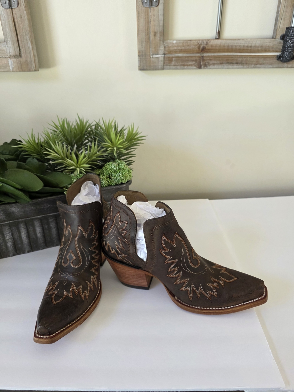 Ariat Dixon Western Booties Women's 8.5 Brown Leather Snip Toe Cowboy Boots - Picture 3 of 13